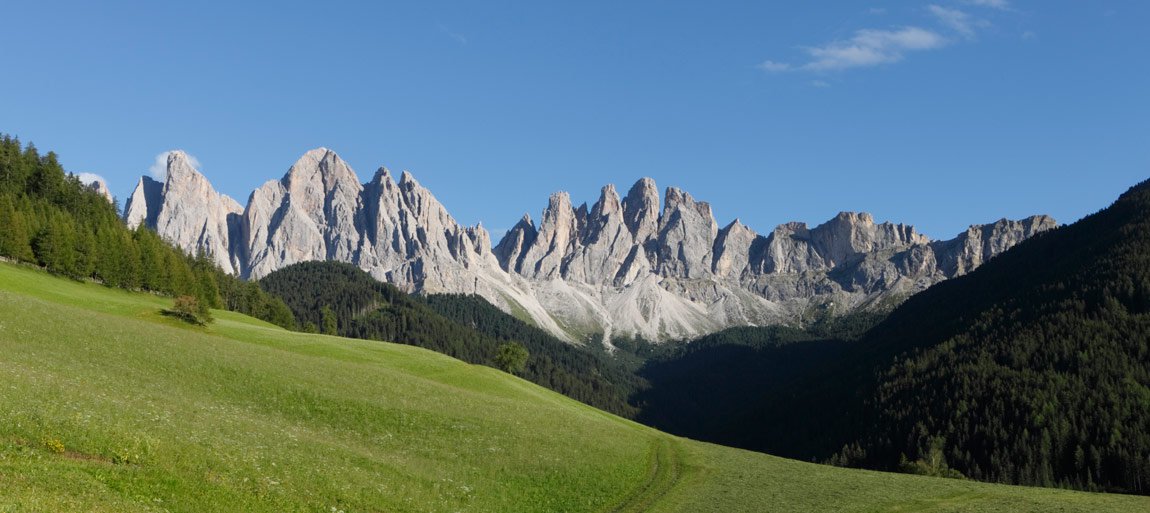 Escursioni nelle Dolomiti durante una vacanza in famiglia in Val di Funes 